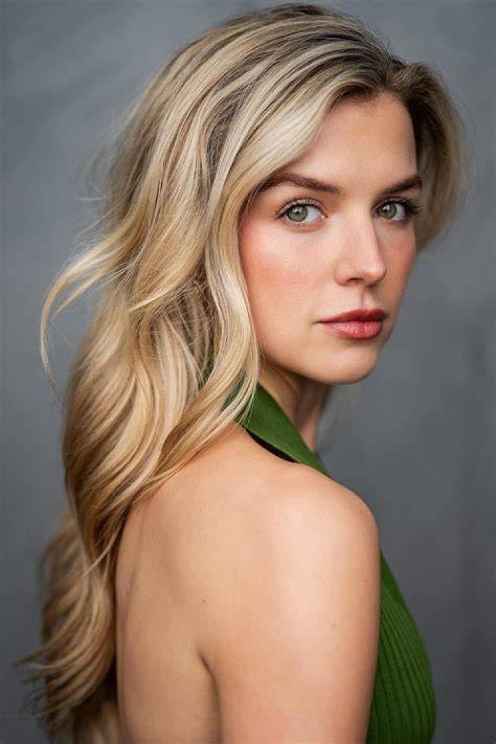 Anna Grace Barlow in The Big Leap