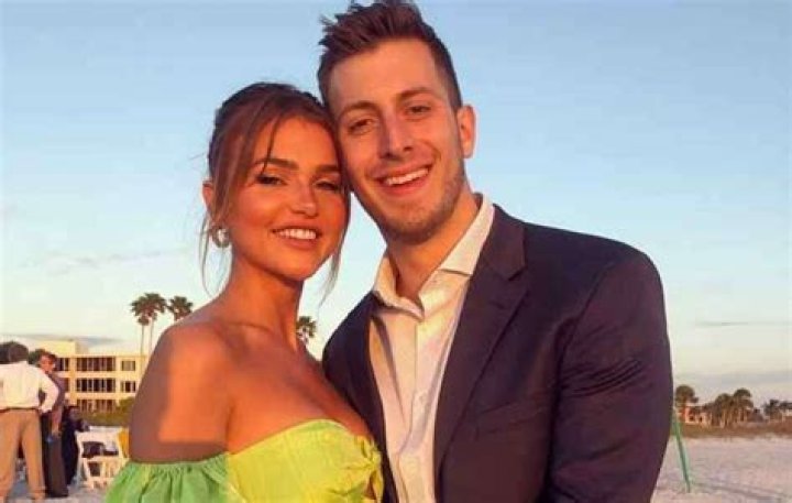Calum Ross Wiki, Age, Birthday, Girlfriend, Height, Parents & More