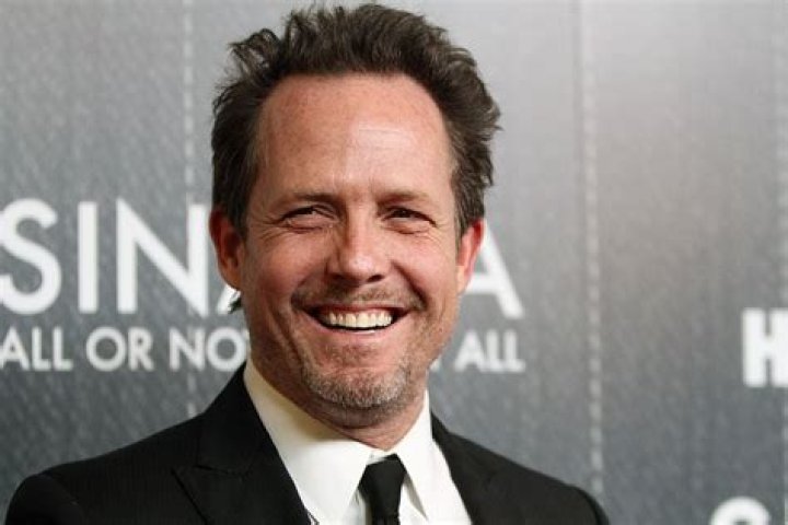 Dean Winters Net Worth