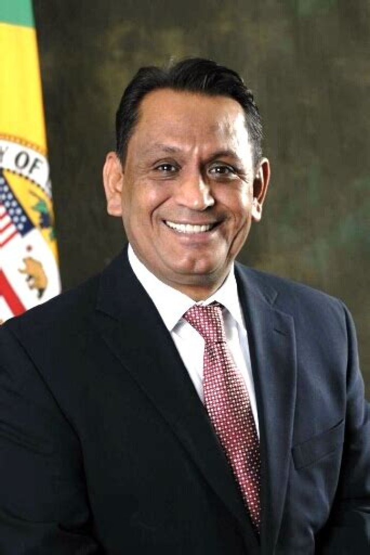 Gil Cedillo Wiki, Resignation, Age, Salary, Wife, Son, Net Worth, Parents & More