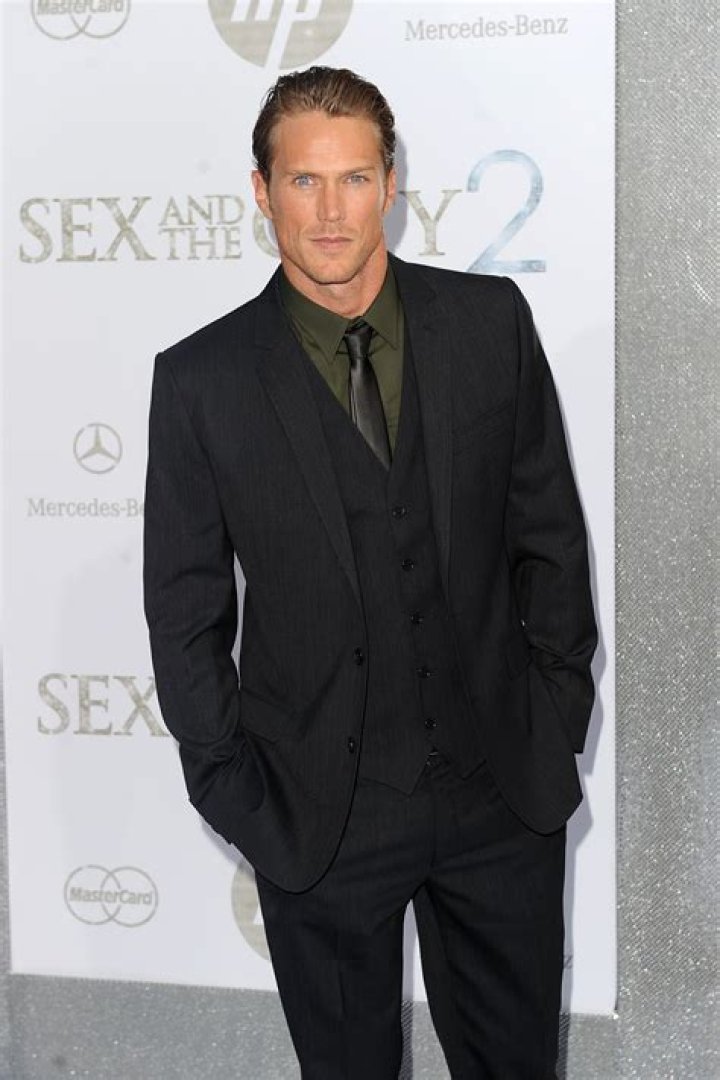 Jason Lewis Net Worth