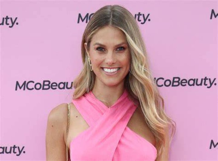 Natalie Roser in Bathing Suit Visits "El Arco" — Celebwell