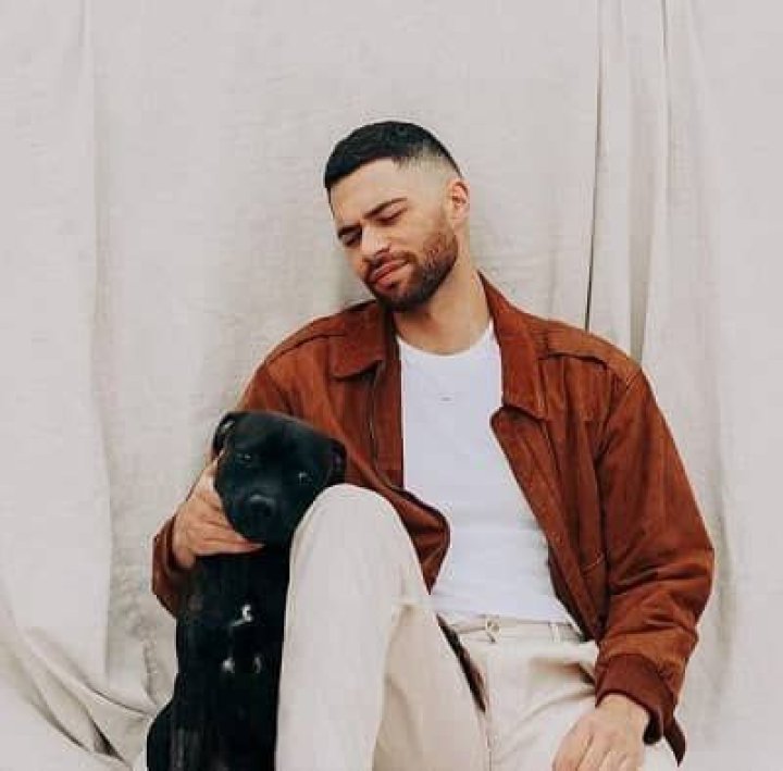 Vinnie Bennett Wiki, Girlfriend, Height, Age & Facts